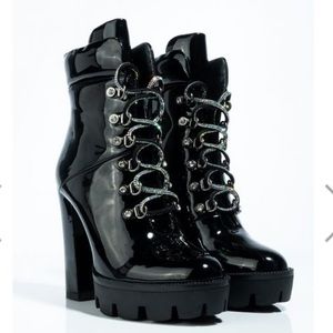 NWOT Azalea Wang Chunky Heel Booties
